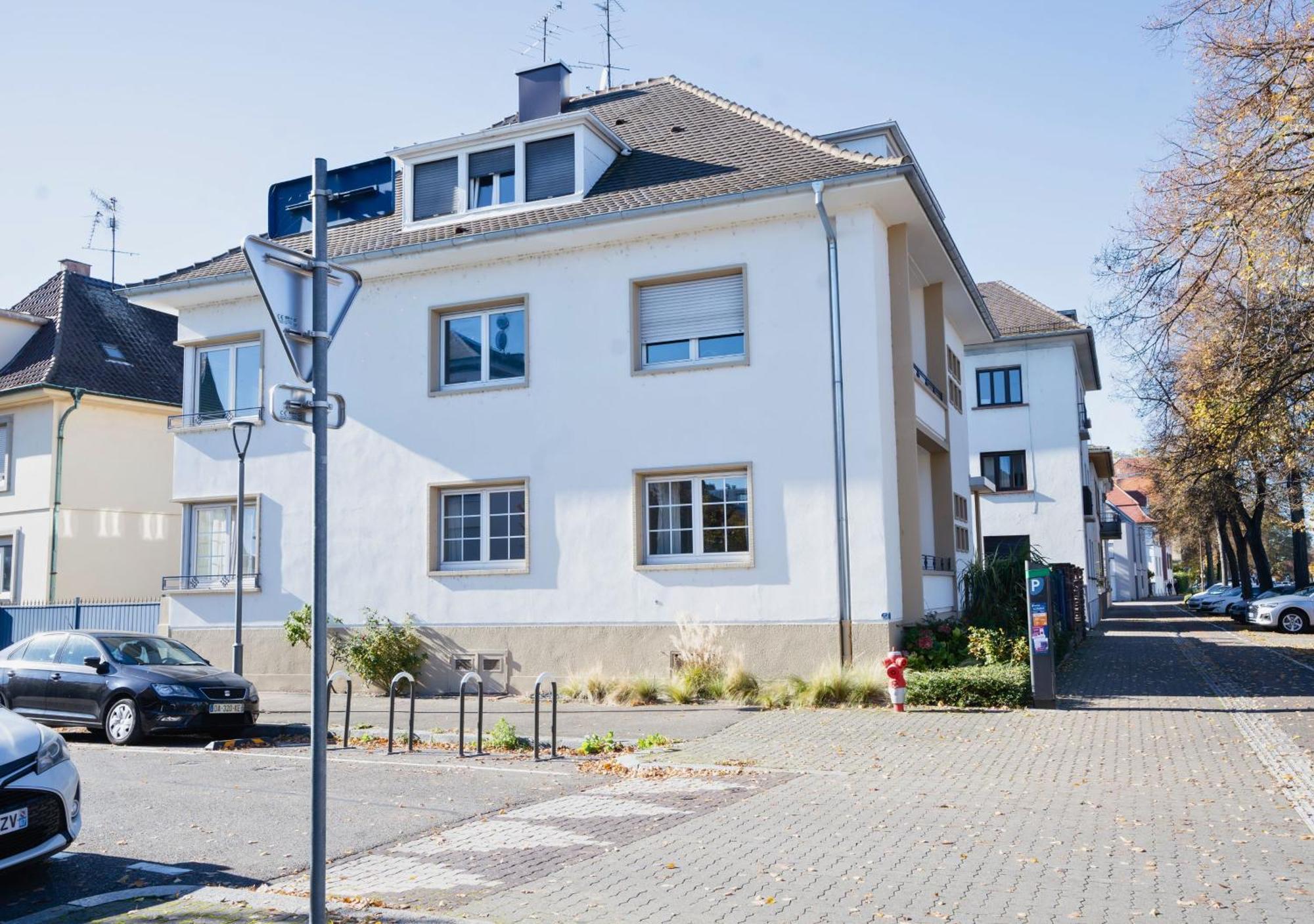 Apartment Avec Terrasse Dans *